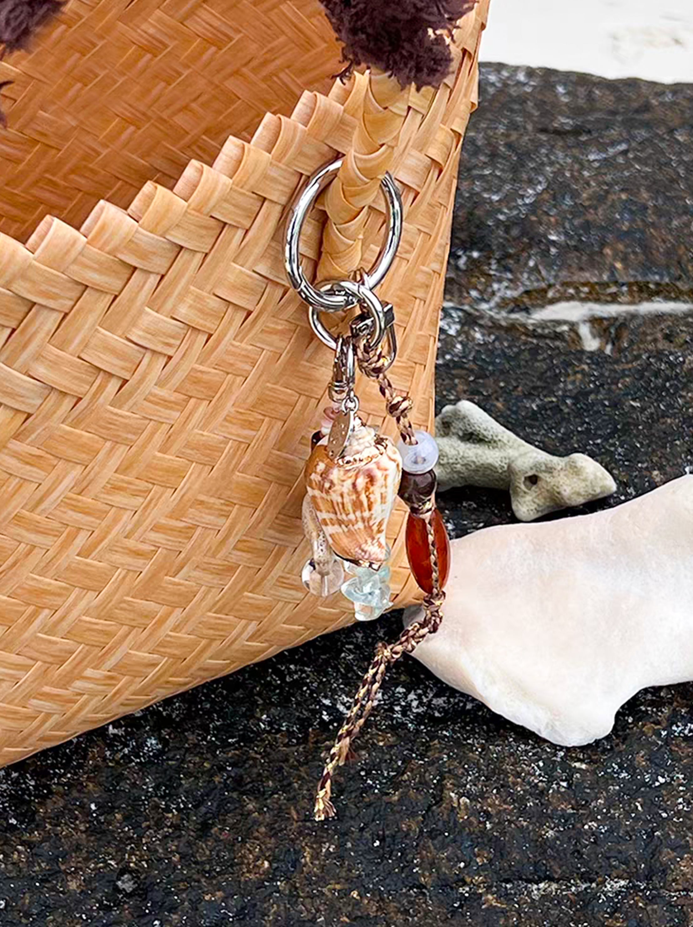 Conch pendant