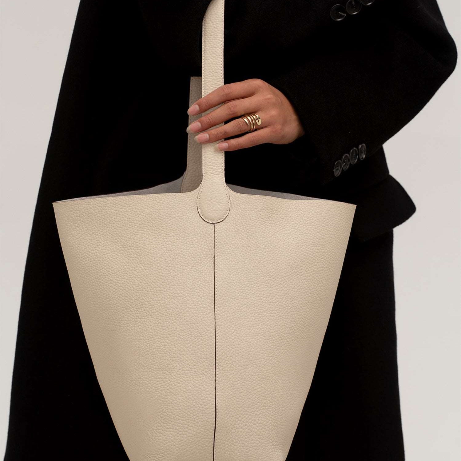 Hpai Medium Binah Bucket Bag in Leather - Ivory
