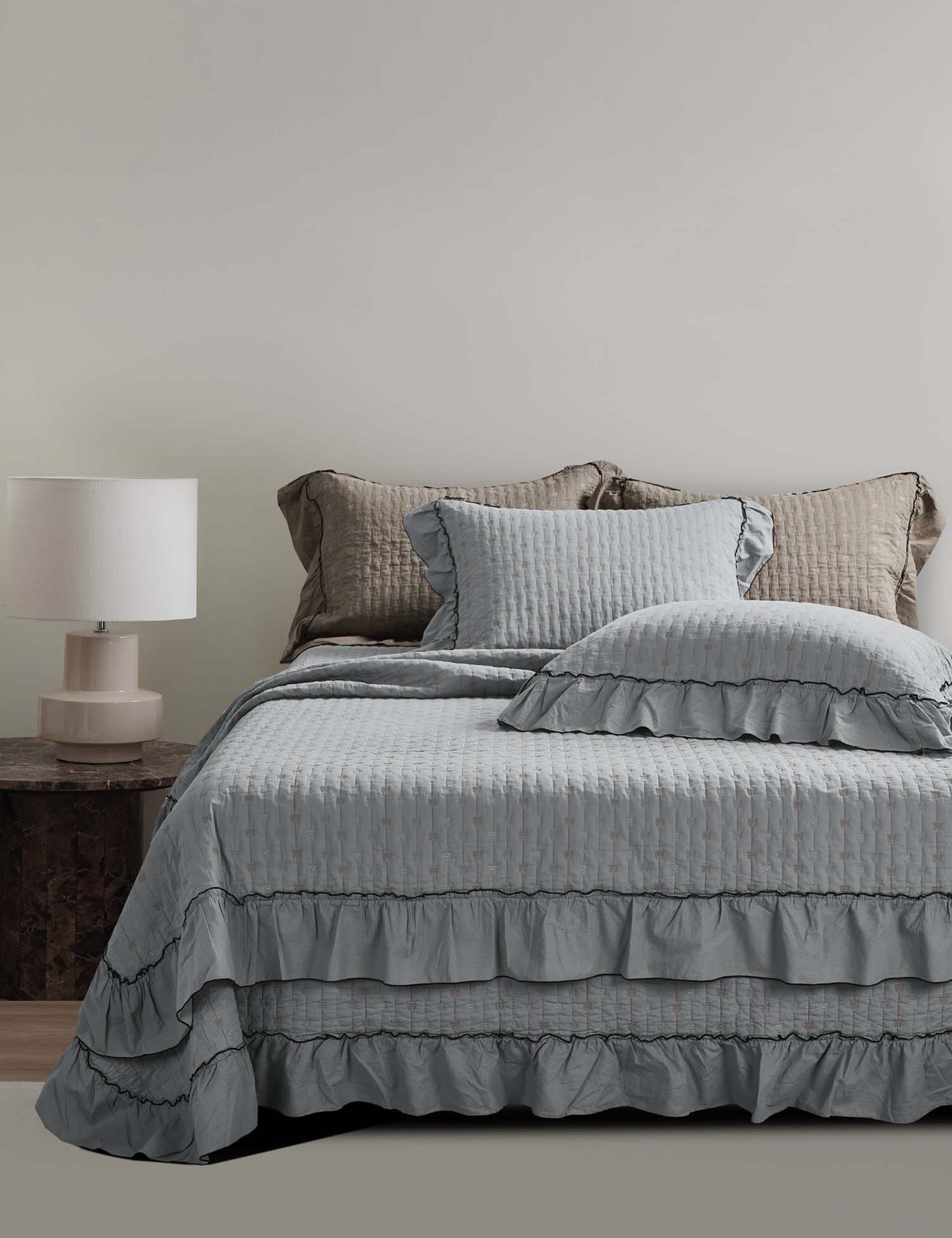 Petite Bow Ruffle Quilted 3-Piece Bedding Set