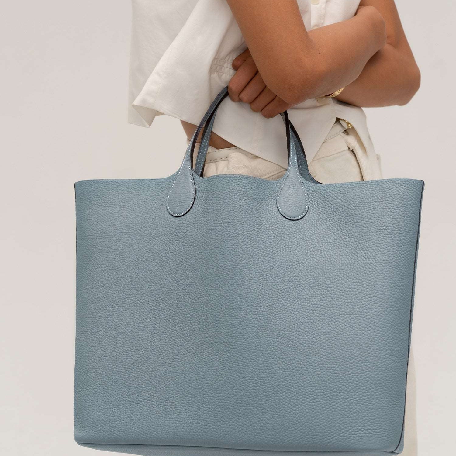 Hpai Large Yesod Tote Bag in Leather - Fog Blue