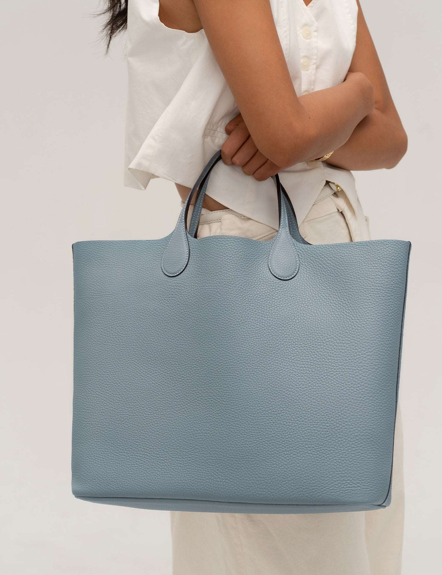 Hpai Large Yesod Tote Bag in Leather - Fog Blue