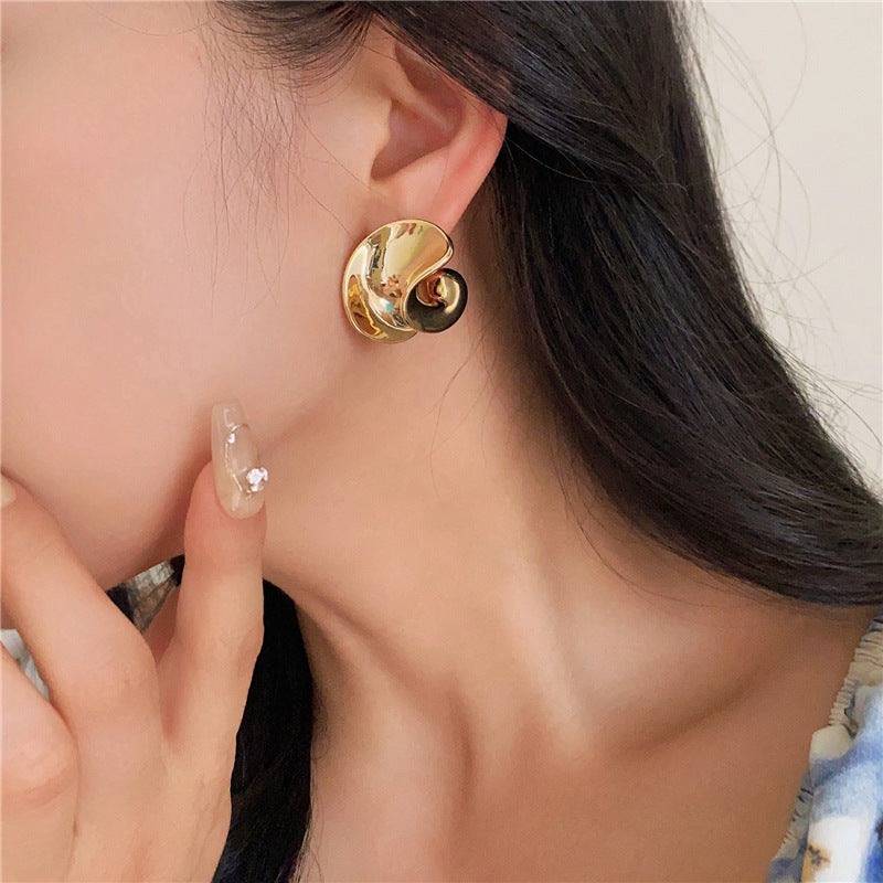 Light luxury metal half-covered earrings
