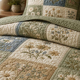Wildflower Meadow Quilted 3-Piece Bedding Set – Luxury Quilted Bedding with Matching Pillow Shams