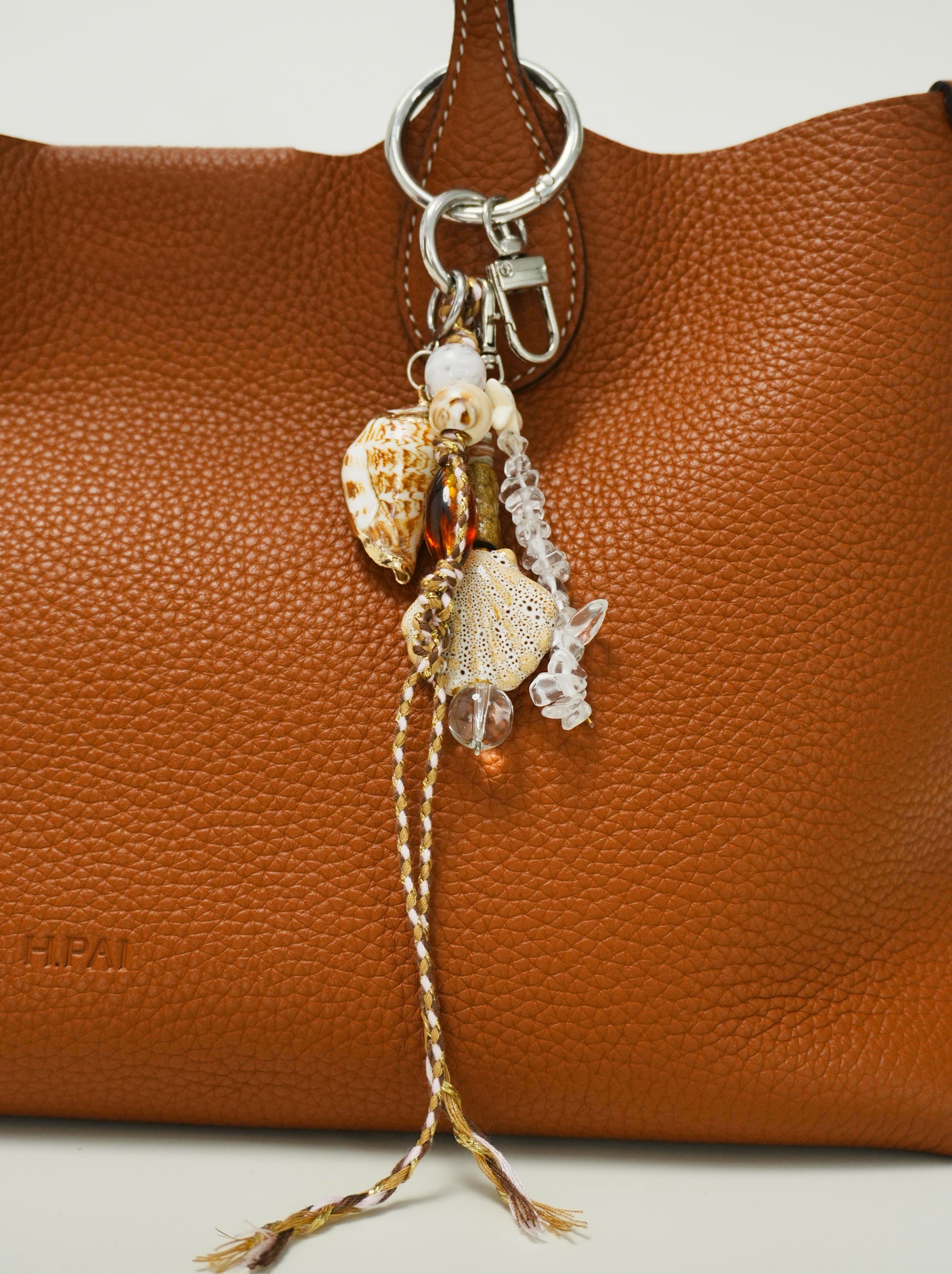 Conch pendant