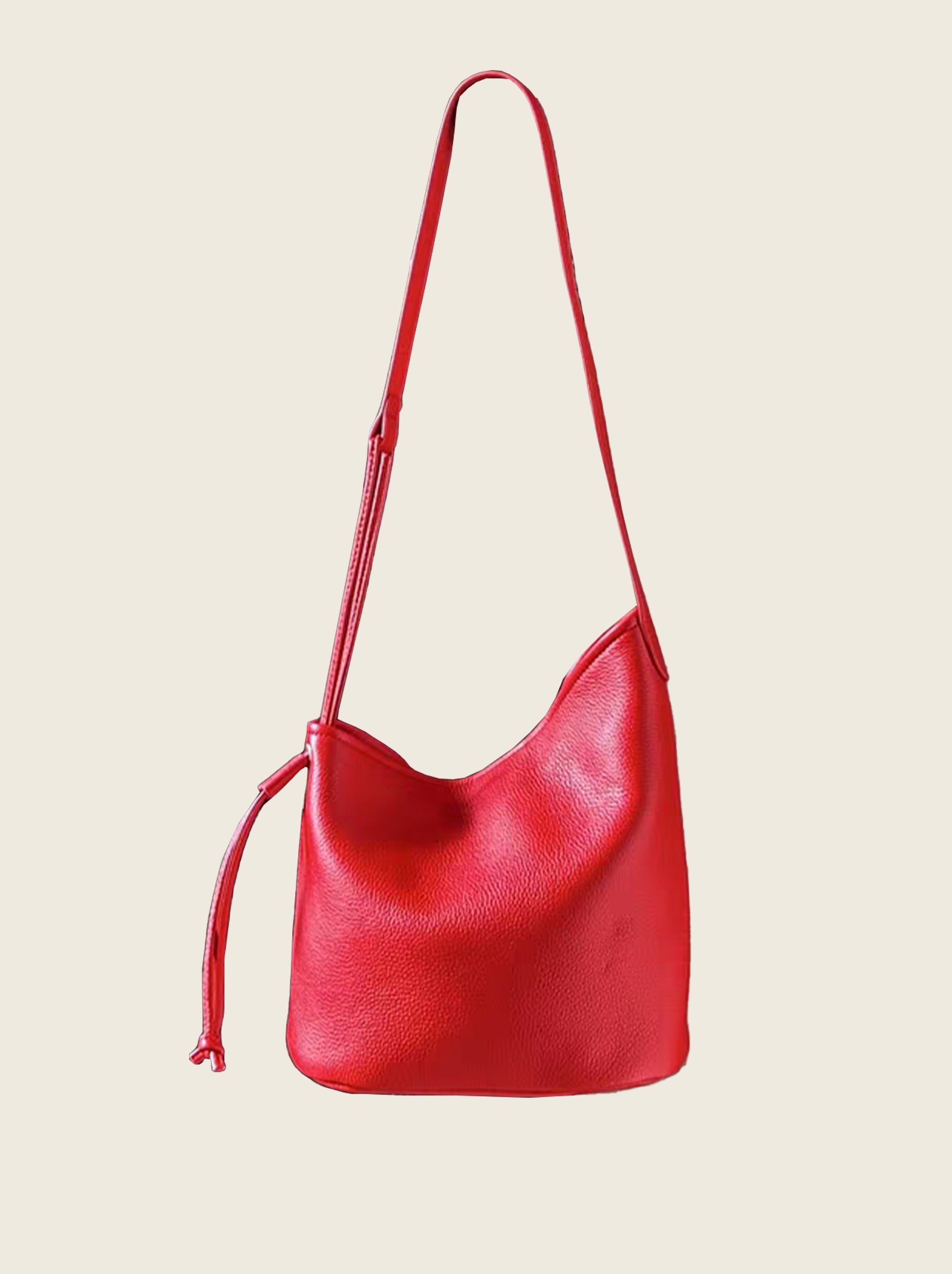 Minimalist top-grain cowhide bucket bag